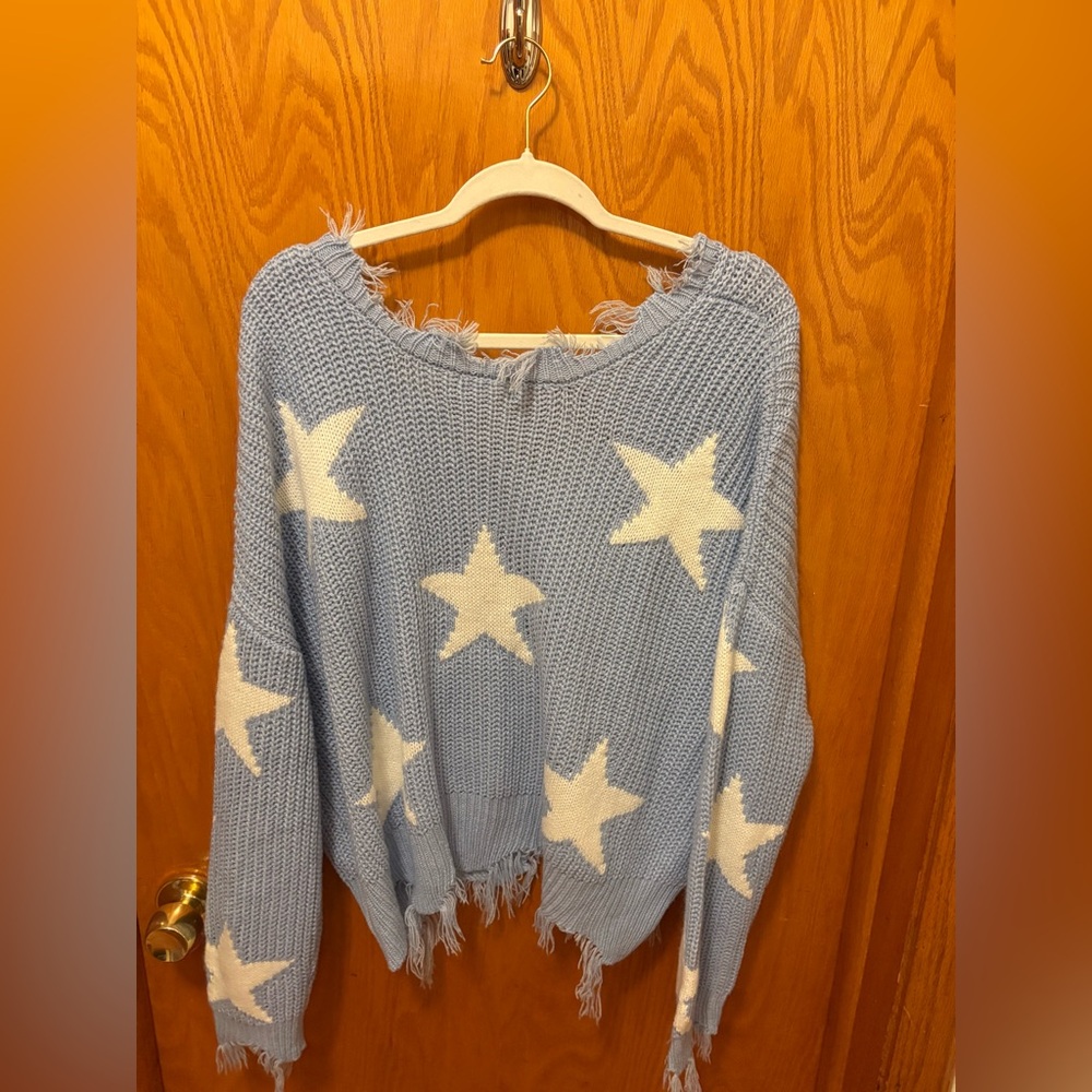 Cozy Blue and White Crew Neck Sweater with Star Design